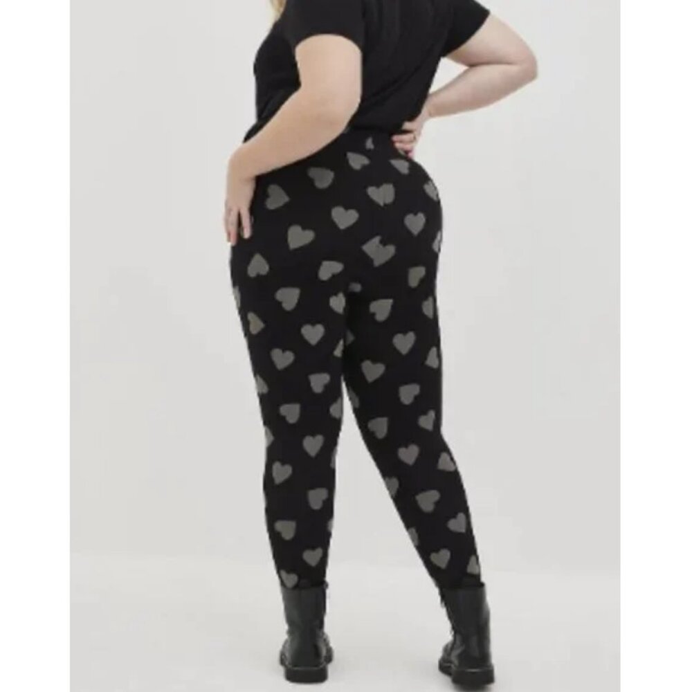 Torrid Women's Black Silver Hearts Mid Rise Full Length Premium Leggings Size 1X - Picture 2 of 9